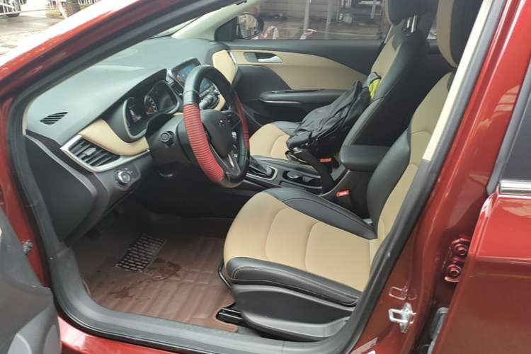 Used Chevrolet Monza 2022 320 Automatic Enjoyment Sunroof Version Left Front Seat