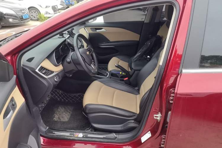 Used Chevrolet Monza 2022 320 Automatic Enjoyment Sunroof Version Left Front Seat