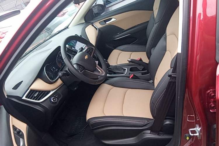 Used Chevrolet Monza 2022 320 Automatic Enjoyment Sunroof Version Left Front Seat