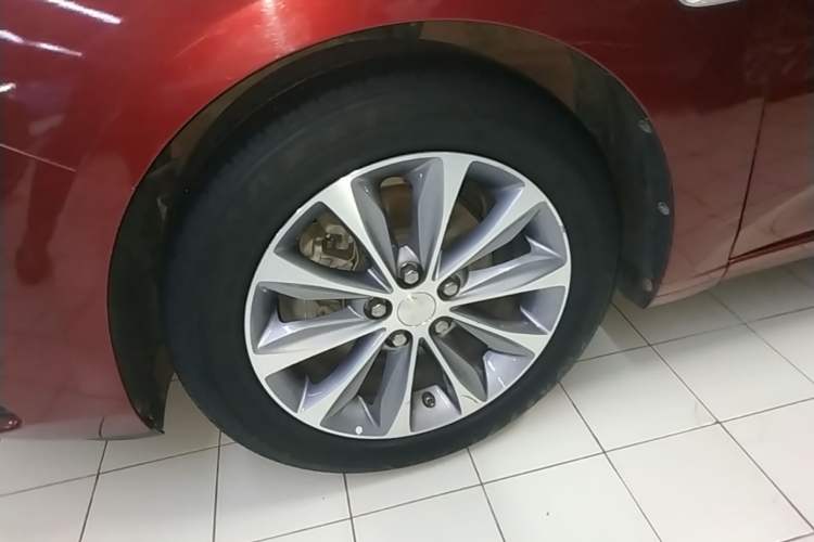 Used Chevrolet Monza 2022 320 Automatic Enjoyment Sunroof Version Left Front Wheel Hub