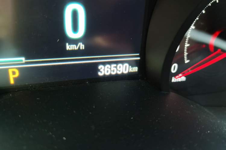 Used Chevrolet Monza 2022 320 Automatic Enjoyment Sunroof Version Odometer Close Up