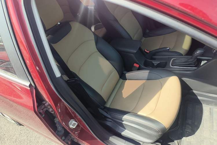 Used Chevrolet Monza 2022 320 Automatic Enjoyment Sunroof Version Right Front Seat
