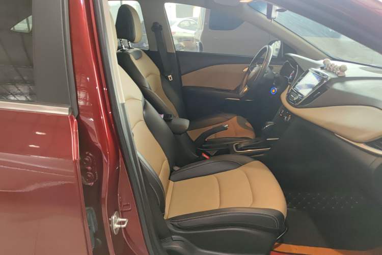 Used Chevrolet Monza 2022 320 Automatic Enjoyment Sunroof Version Right Front Seat