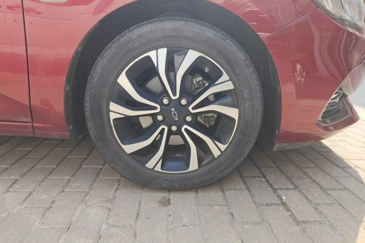 Used Chevrolet Monza 2022 Light Hybrid RS 330T Automatic Comfort Edition Right Front Wheel Hub