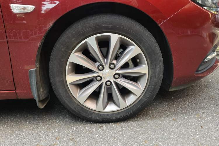 Used Chevrolet Monza 2022 320 Automatic Enjoyment Sunroof Version Right Front Wheel Hub