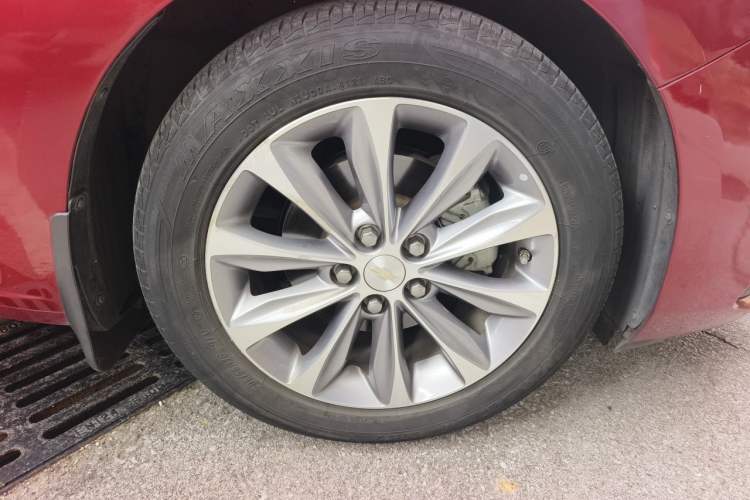 Used Chevrolet Monza 2022 320 Automatic Enjoyment Sunroof Version Right Front Wheel Hub