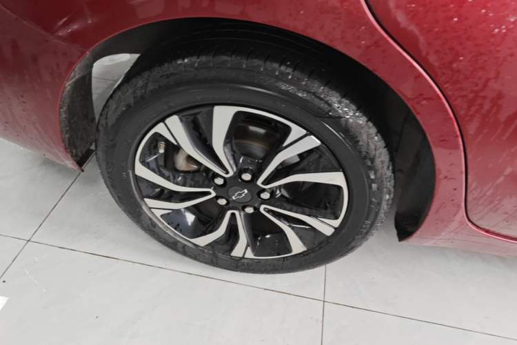 Used Chevrolet Monza 2022 Light Hybrid RS 330T Automatic Comfort Edition Right Rear Wheel Hub