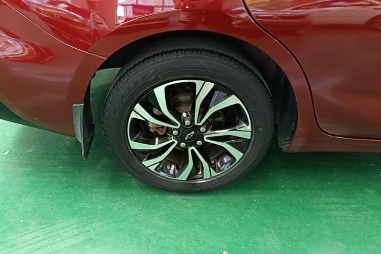 Used Chevrolet Monza 2022 Light Hybrid RS 330T Automatic Comfort Edition Right Rear Wheel Hub
