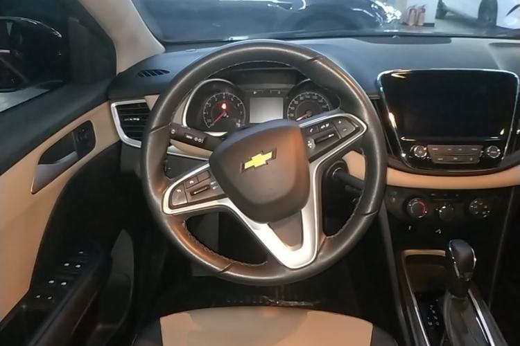 Used Chevrolet Monza 2022 320 Automatic Enjoyment Sunroof Version Steering Wheel