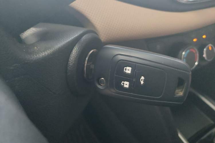 Used Chevrolet Monza 2022 320 Automatic Enjoyment Sunroof Version Vehicle Key