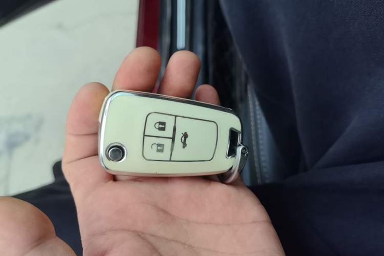 Used Chevrolet Monza 2022 320 Automatic Enjoyment Sunroof Version Vehicle Key