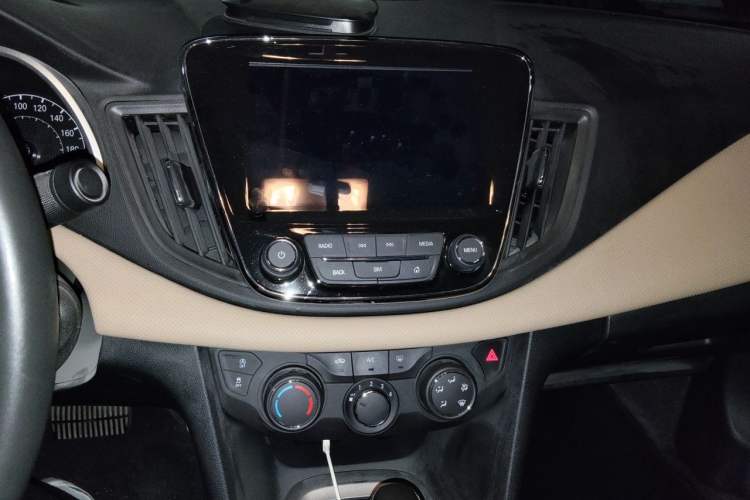 Used Chevrolet Monza 2022 320 Automatic Enjoyment Edition Audio And AC Panel