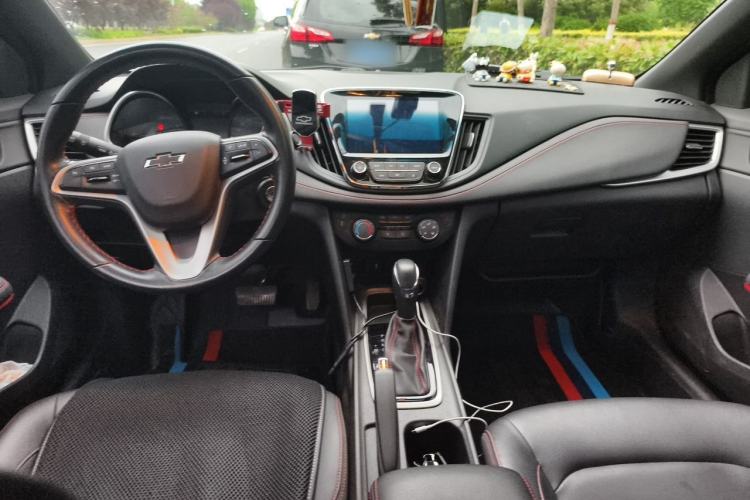 Used Chevrolet Monza 2022 Light Hybrid RS 330T Automatic Comfort Edition Center Console