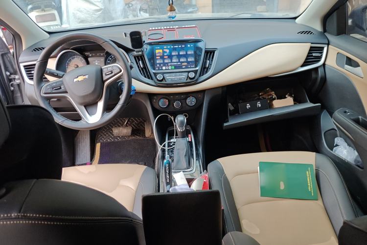 Used Chevrolet Monza 2022 320 Automatic Enjoyment Sunroof Version Center Console