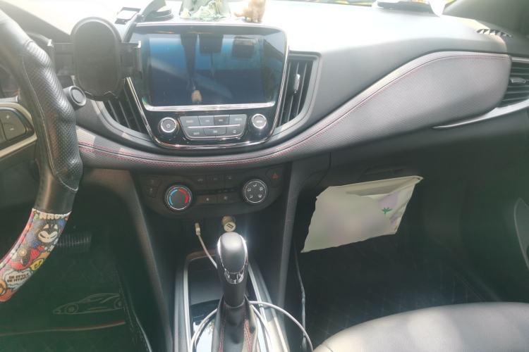 Used Chevrolet Monza 2022 Light Hybrid RS 330T Automatic Comfort Edition Center Console