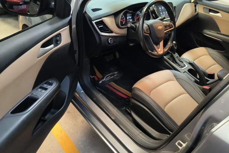 Used Chevrolet Monza 2022 320 Automatic Enjoyment Sunroof Version Driver Seat