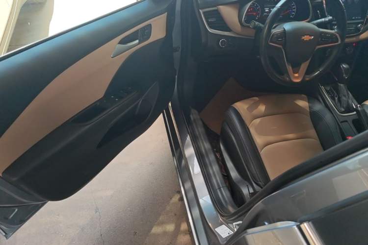 Used Chevrolet Monza 2022 320 Automatic Enjoyment Sunroof Version Driver Seat