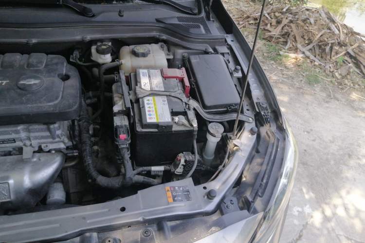 Used Chevrolet Monza 2022 320 Automatic Enjoyment Sunroof Version Engine Bay Left