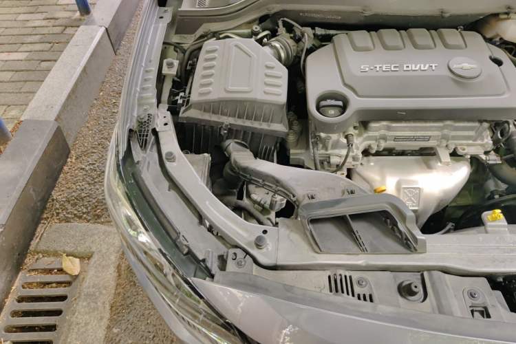 Used Chevrolet Monza 2022 320 Automatic Enjoyment Sunroof Version Engine Bay Right