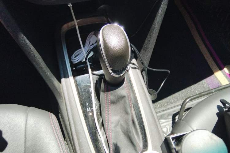 Used Chevrolet Monza 2022 Light Hybrid RS 330T Automatic Comfort Edition Gear Lever