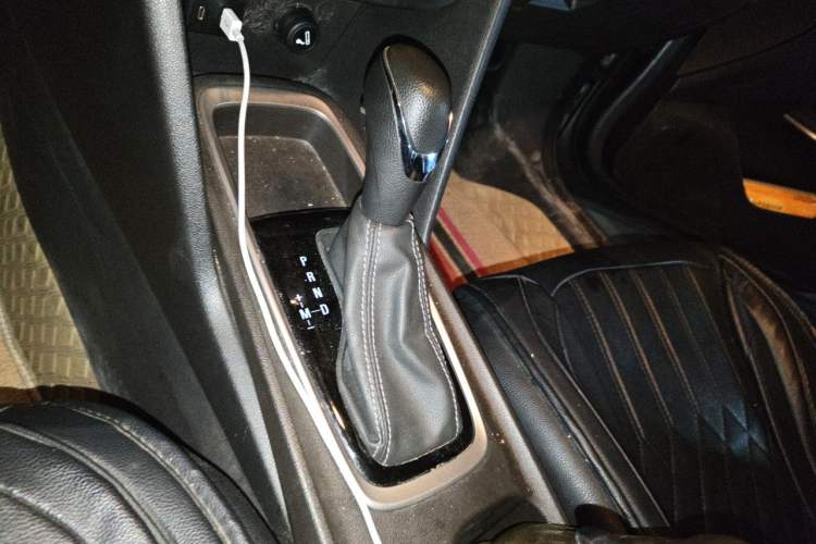 Used Chevrolet Monza 2022 320 Automatic Enjoyment Edition Gear Lever