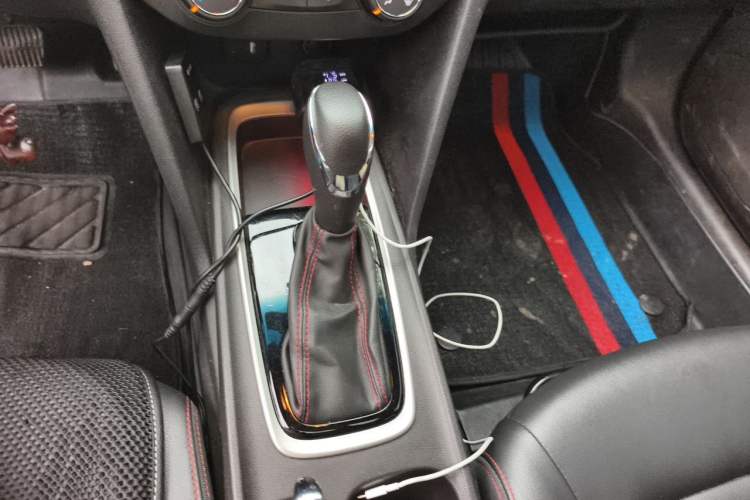 Used Chevrolet Monza 2022 Light Hybrid RS 330T Automatic Comfort Edition Gear Lever