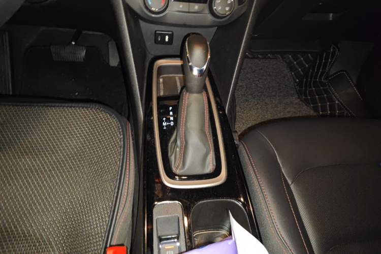Used Chevrolet Monza 2022 Light Hybrid RS 330T Automatic Comfort Edition Gear Lever