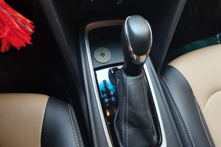Used Chevrolet Monza 2022 320 Automatic Enjoyment Sunroof Version Gear Lever