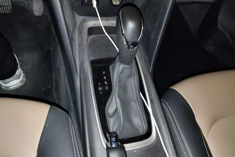 Used Chevrolet Monza 2022 320 Automatic Enjoyment Edition Gear Lever