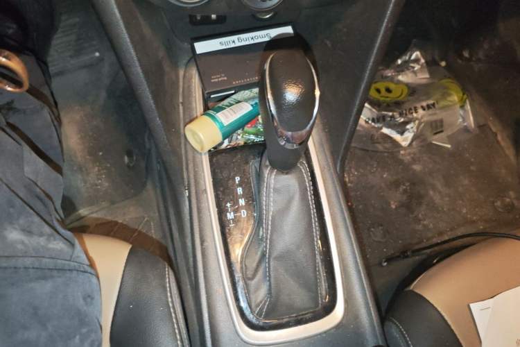Used Chevrolet Monza 2022 320 Automatic Enjoyment Sunroof Version Gear Lever