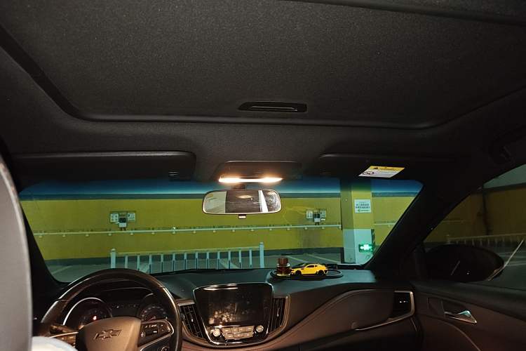 Used Chevrolet Monza 2022 Light Hybrid RS 330T Automatic Comfort Edition Headliner