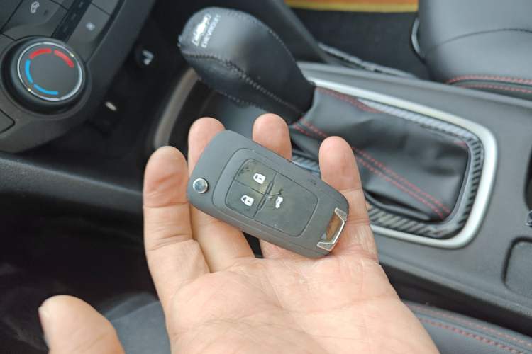 Used Chevrolet Monza 2022 Light Hybrid RS 330T Automatic Comfort Edition Interior 1