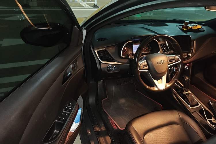 Used Chevrolet Monza 2022 Light Hybrid RS 330T Automatic Comfort Edition Interior 3