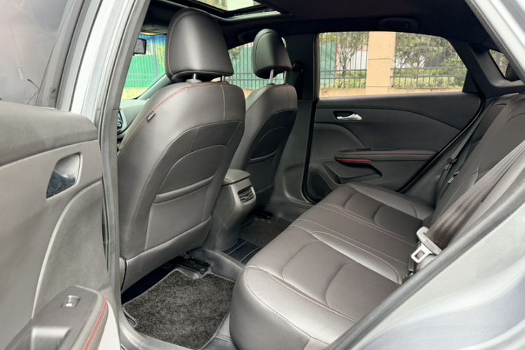 Used Chevrolet Monza 2022 Light Hybrid RS 330T Automatic Comfort Edition Interior 5