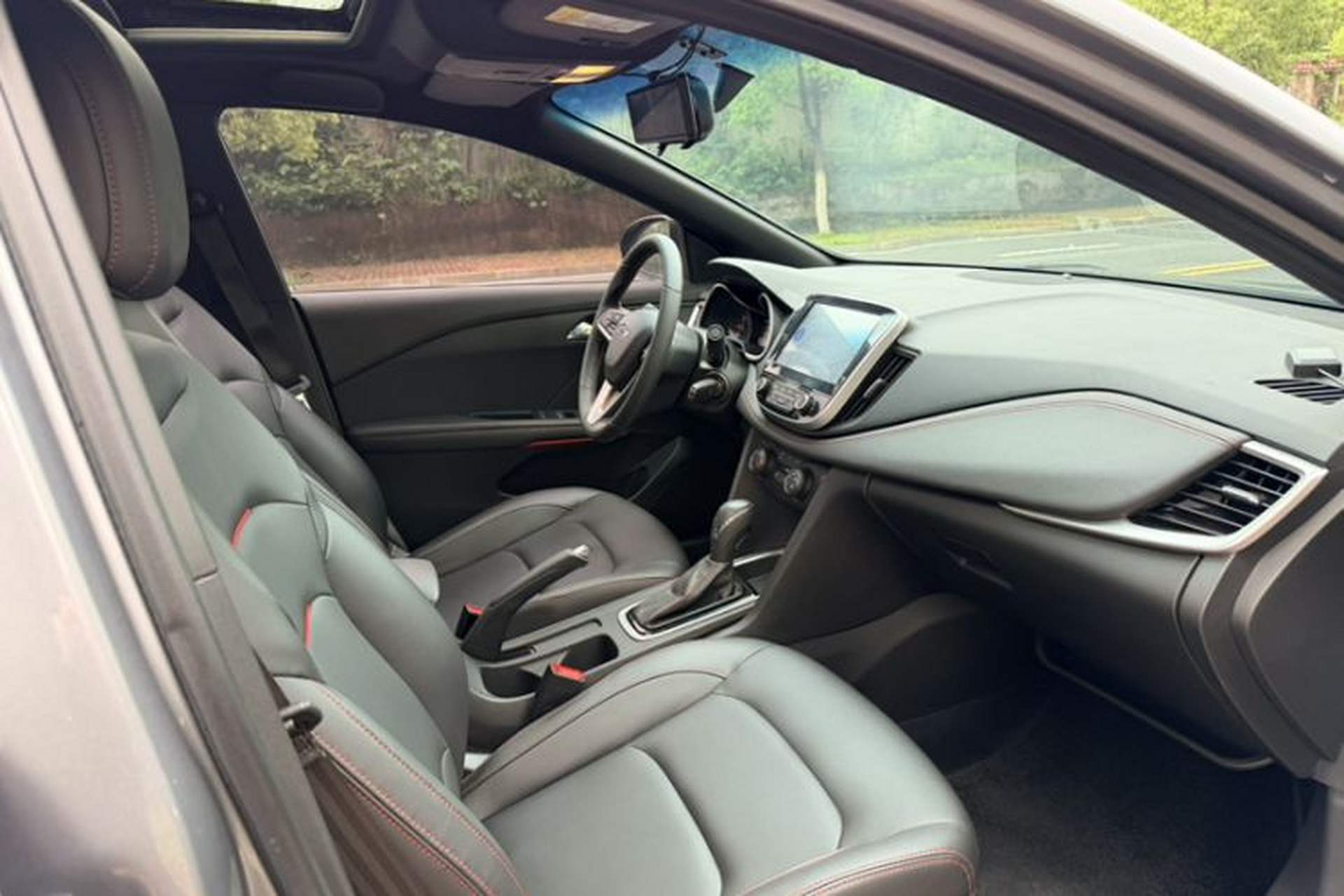 Used Chevrolet Monza 2022 Light Hybrid RS 330T Automatic Comfort Edition Interior 6