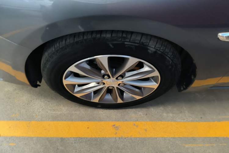 Used Chevrolet Monza 2022 320 Automatic Enjoyment Sunroof Version Left Front Wheel Hub