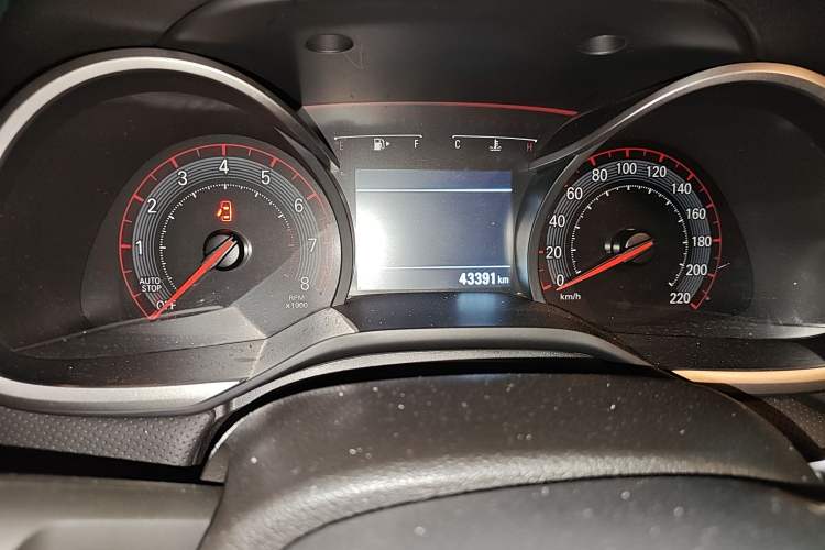 Used Chevrolet Monza 2022 Light Hybrid RS 330T Automatic Comfort Edition Odometer Close Up