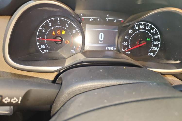 Used Chevrolet Monza 2022 320 Automatic Enjoyment Sunroof Version Odometer Close Up