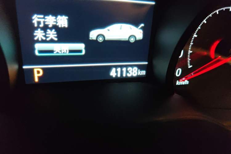 Used Chevrolet Monza 2022 Light Hybrid RS 330T Automatic Comfort Edition Odometer Close Up