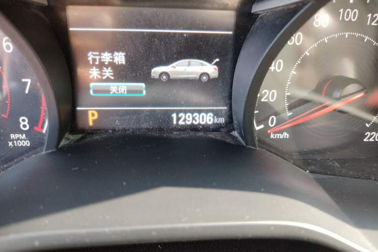 Used Chevrolet Monza 2022 320 Automatic Enjoyment Sunroof Version Odometer Close Up