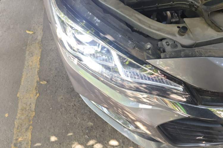 Used Chevrolet Monza 2022 320 Automatic Enjoyment Sunroof Version Right Front Headlight
