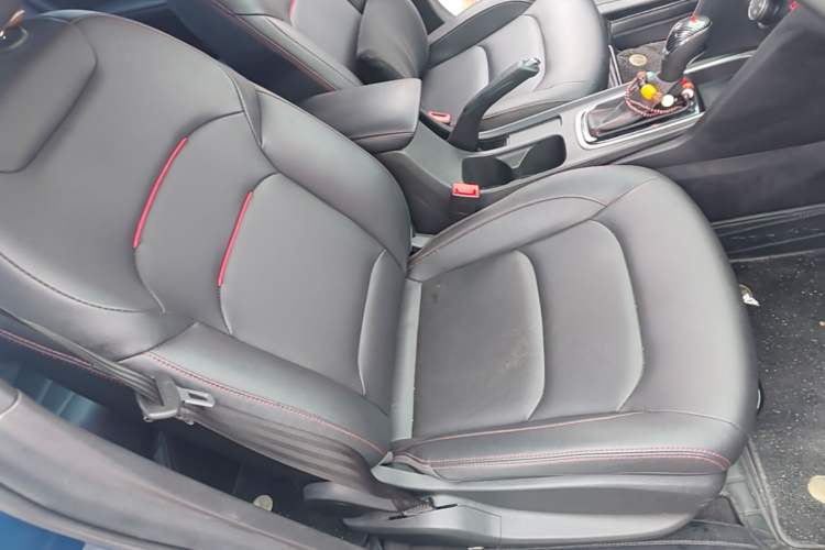 Used Chevrolet Monza 2022 Light Hybrid RS 330T Automatic Comfort Edition Right Front Seat