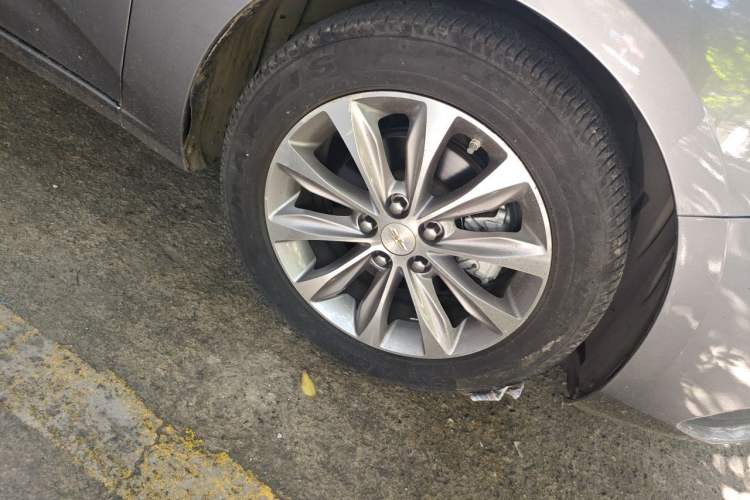 Used Chevrolet Monza 2022 320 Automatic Enjoyment Sunroof Version Right Front Wheel Hub