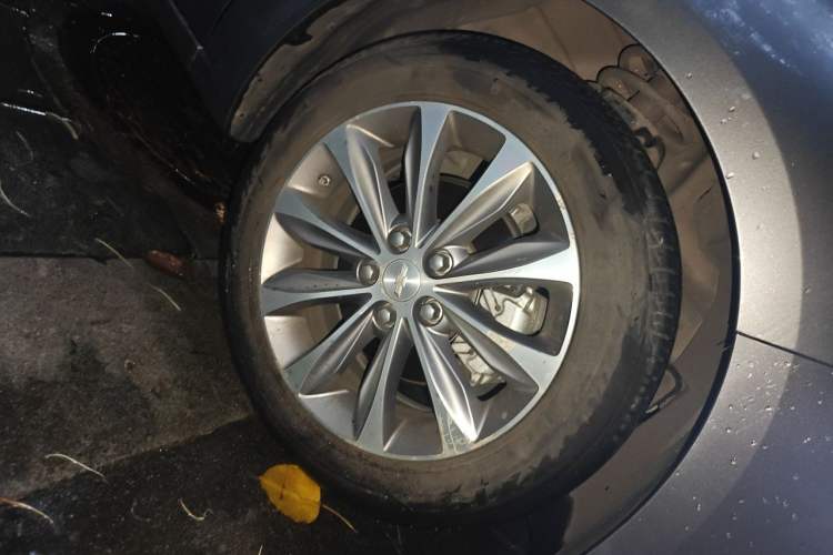 Used Chevrolet Monza 2022 320 Automatic Enjoyment Sunroof Version Right Front Wheel Hub