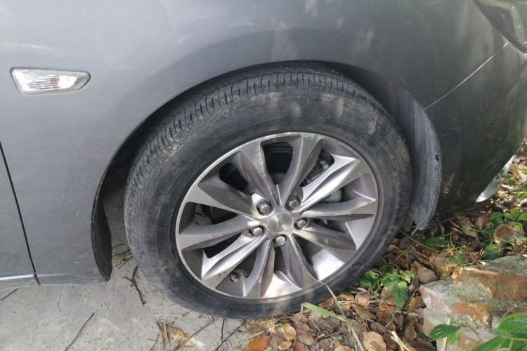 Used Chevrolet Monza 2022 320 Automatic Enjoyment Sunroof Version Right Front Wheel Hub
