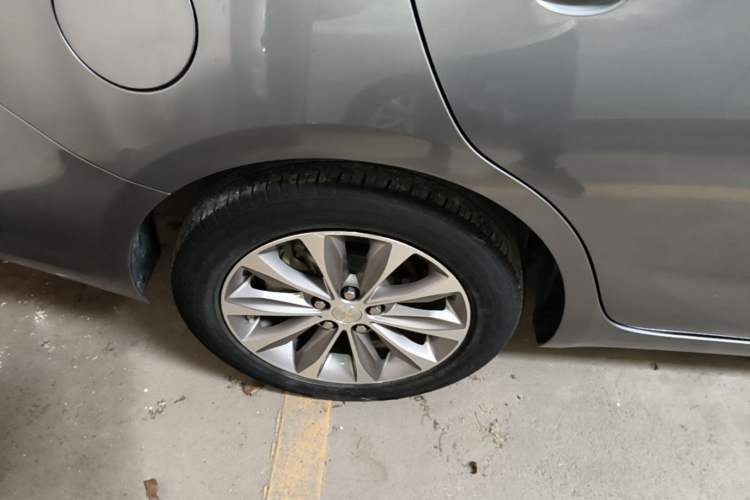 Used Chevrolet Monza 2022 320 Automatic Enjoyment Sunroof Version Right Rear Wheel Hub