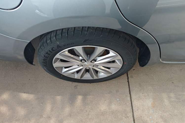 Used Chevrolet Monza 2022 320 Automatic Enjoyment Sunroof Version Right Rear Wheel Hub