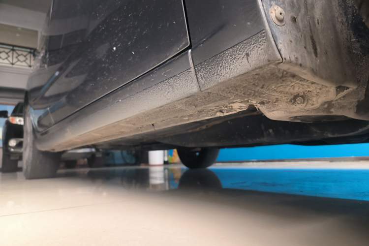 Used Chevrolet Monza 2022 320 Automatic Enjoyment Sunroof Version Right Side Sill
