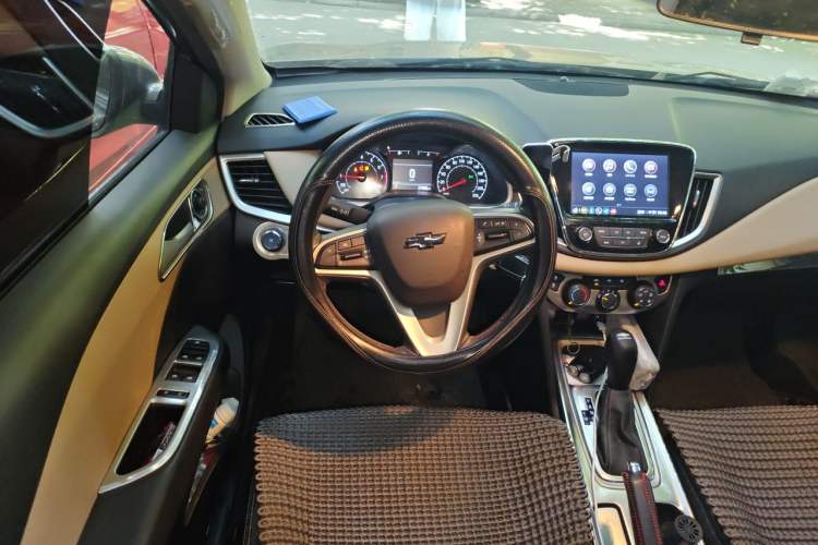 Used Chevrolet Monza 2022 320 Automatic Enjoyment Sunroof Version Steering Wheel