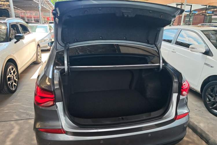 Used Chevrolet Monza 2022 320 Automatic Enjoyment Sunroof Version Trunk